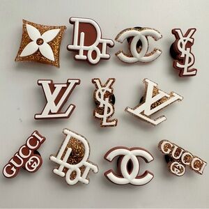 11 brown/gold glitter shoe charms